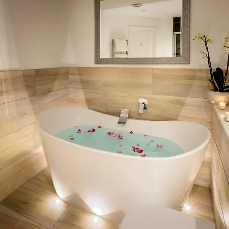 ليندث فيل كونتري هاوس 5*