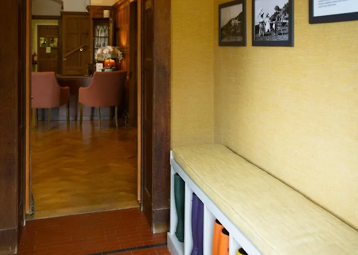 فندق ليندث فيل كونتري هاوس 5*