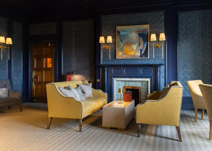 ليندث فيل كونتري هاوس فندق 5*