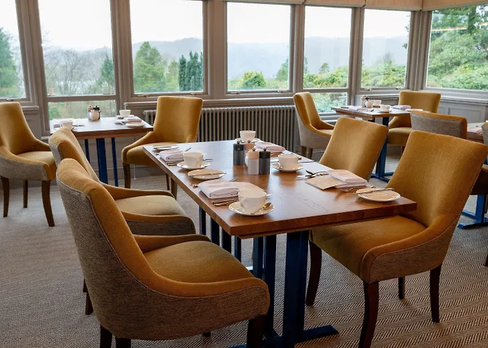 ليندث فيل كونتري هاوس فندق 5*