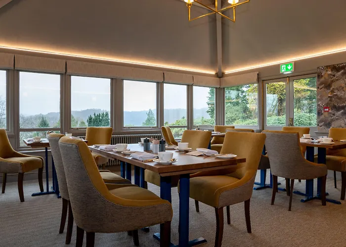 ليندث فيل كونتري هاوس باونيس أون وينديرمير