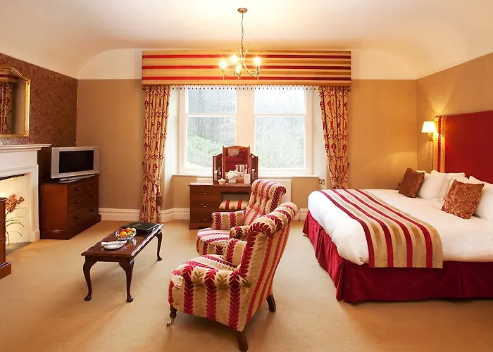 ليندث فيل كونتري هاوس فندق 5*